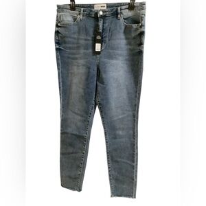 Fashion Nova Blue Skinny Jeans with Vintage Wash NWT